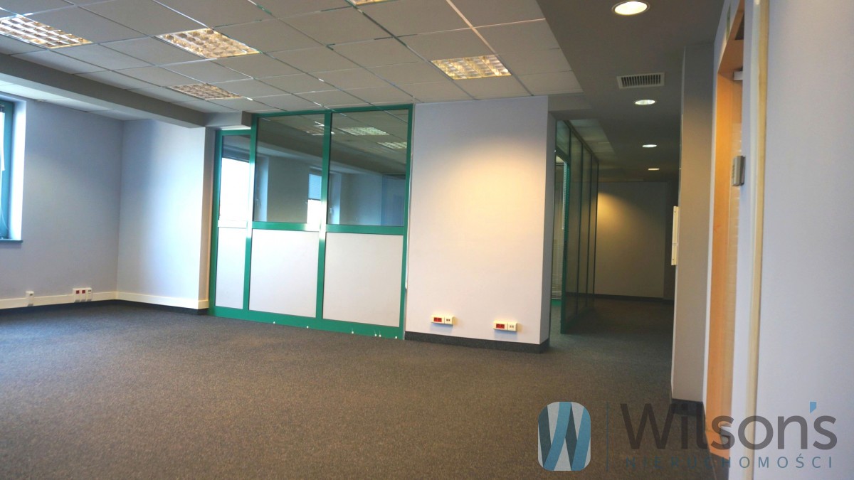 183 sqm in an office building – near the railway station!